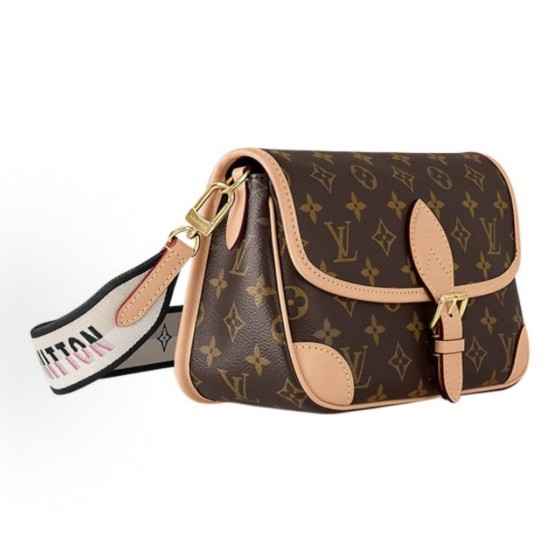 LOUIS VUITTON Diane PM Classic monogram underarm bag Baguette bag hand-held crossbody single-shoulder bag small brown