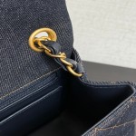 Chanel 25C denim CF mini hood bag combines exquisite and casual features