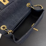 Chanel 25C denim CF mini hood bag combines exquisite and casual features